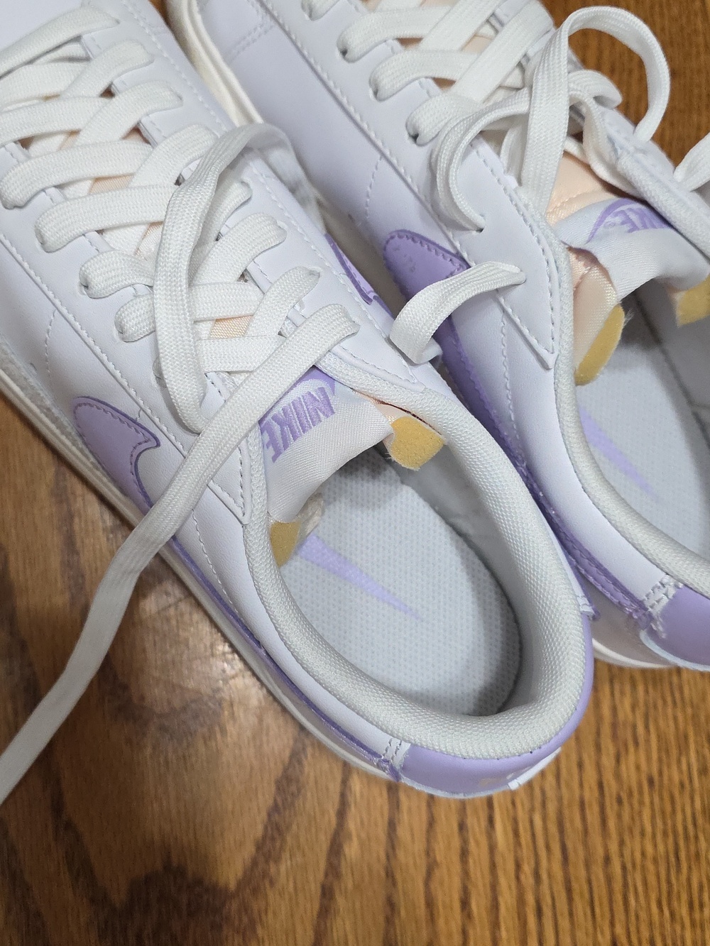 Nike Blazer Low Size 9 Women’s White Sneakers with Light Purple Accents